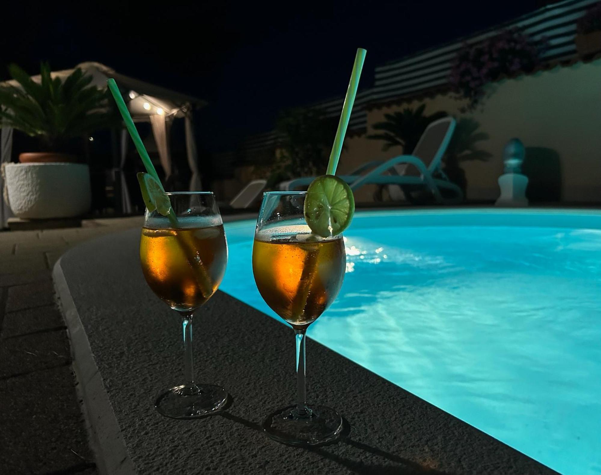 Holiday Home Villa Romantica Свети свети Филип и Яков Екстериор снимка