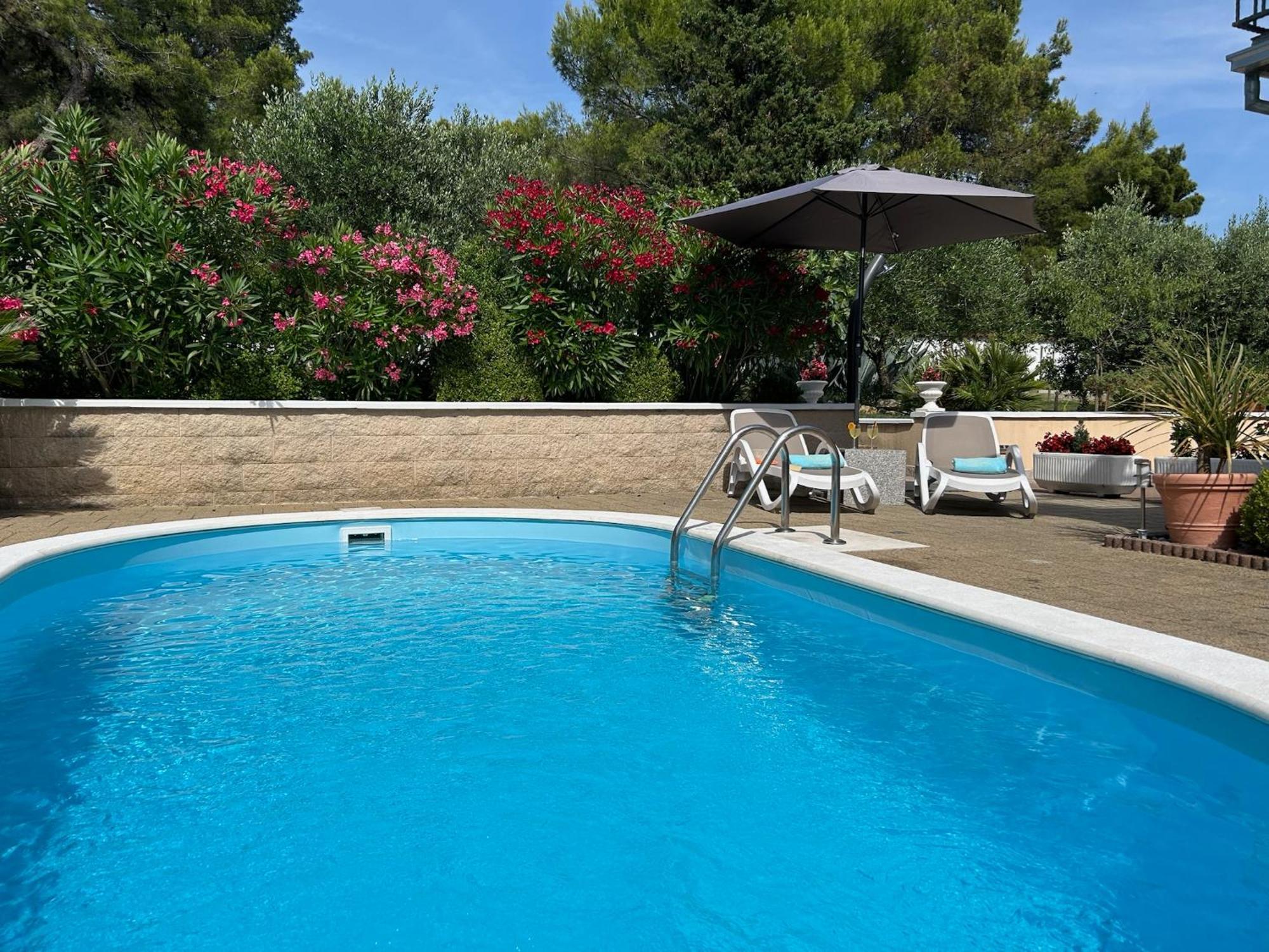 Holiday Home Villa Romantica Свети свети Филип и Яков Екстериор снимка