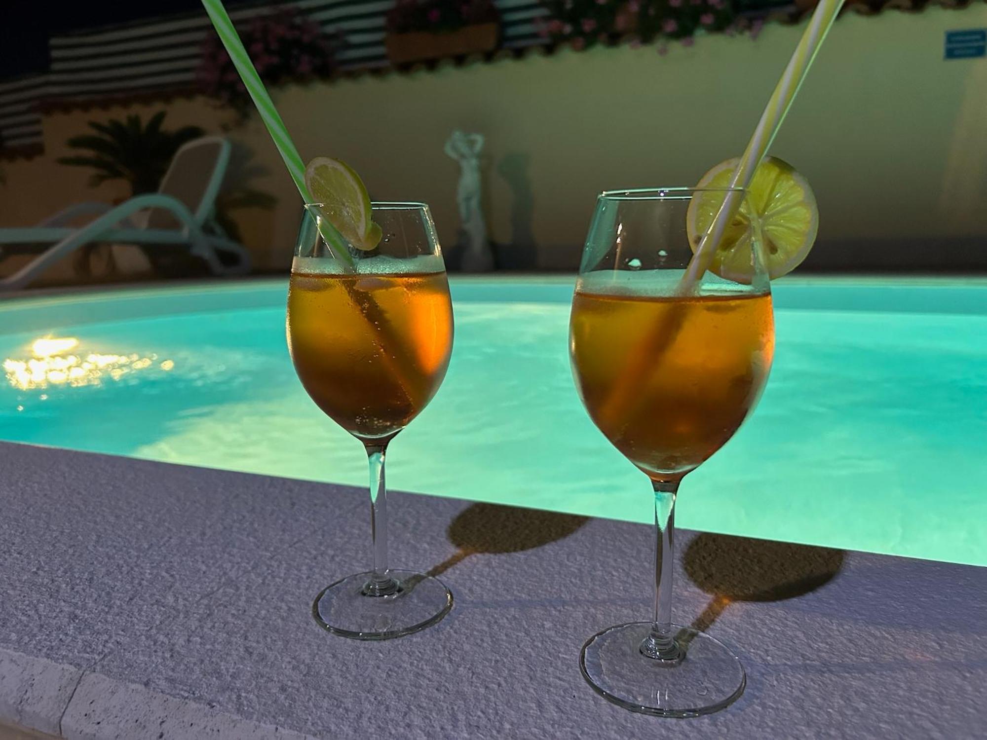 Holiday Home Villa Romantica Свети свети Филип и Яков Екстериор снимка