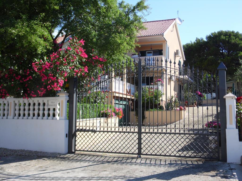 Holiday Home Villa Romantica Свети свети Филип и Яков Екстериор снимка